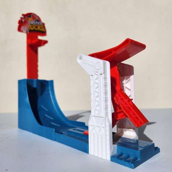 HOT WHEELS MONSTER JAM BIG AIR BREAKOUT SET Ramp for Monster Trucks 2018 Mattel - Picture 7 of 11